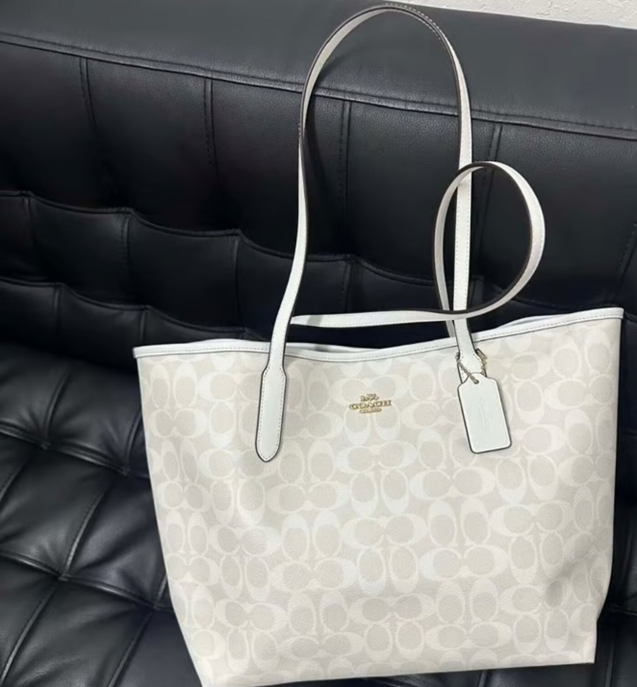 Coach tote bag white (tagged bag)
